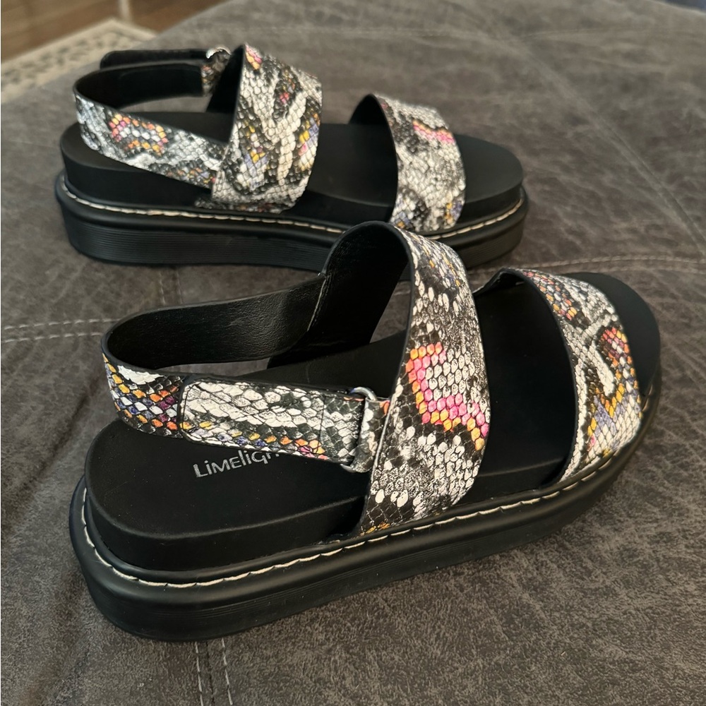 Limelight Rhodes Platform Sandals